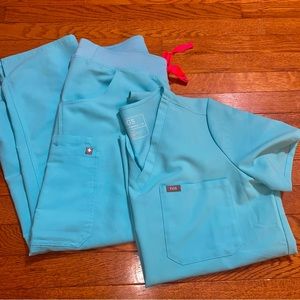 Figs scrub set